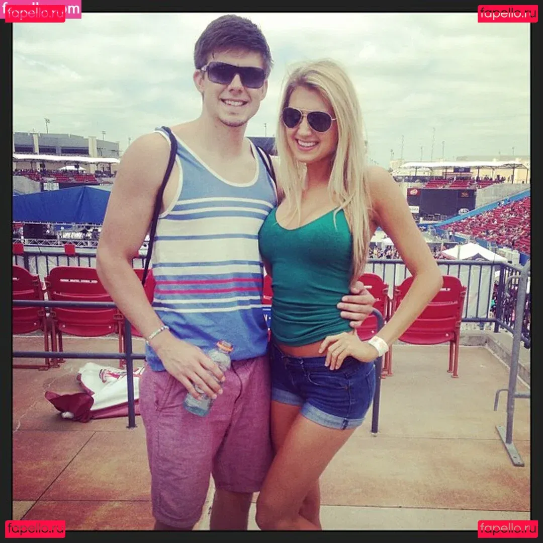 Krystal Gable Onlyfans Photo Gallery 