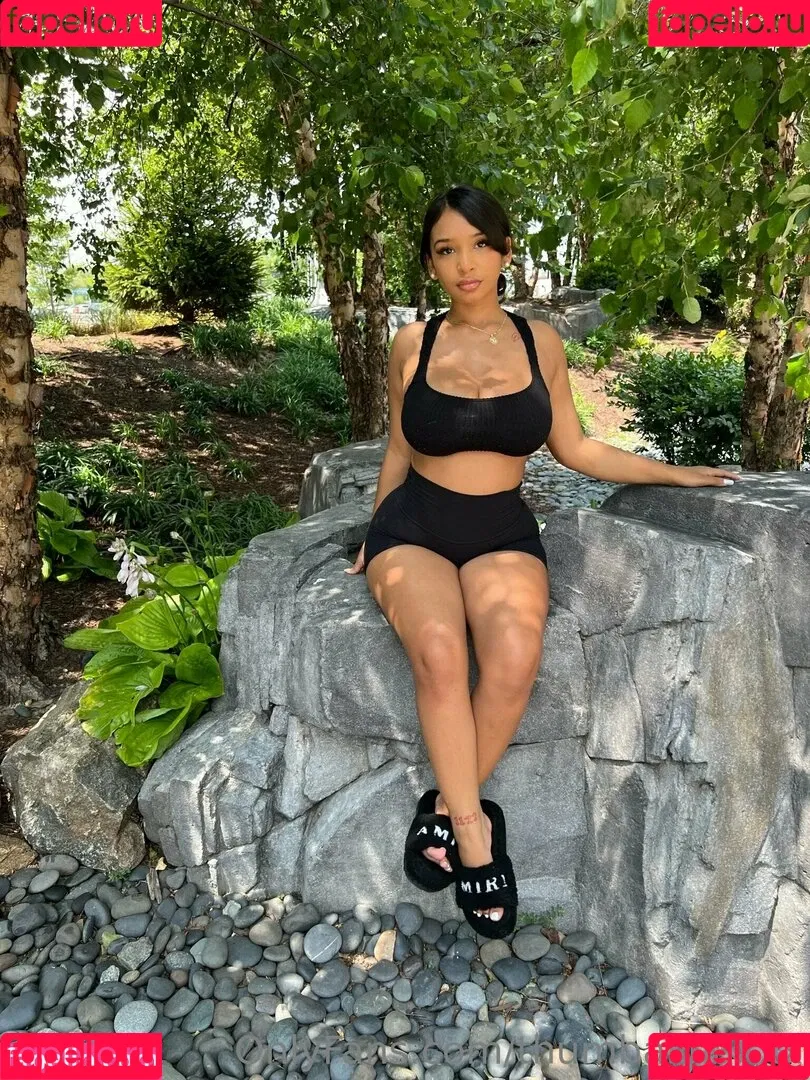 thumbalinaxxx Onlyfans Photo Gallery 