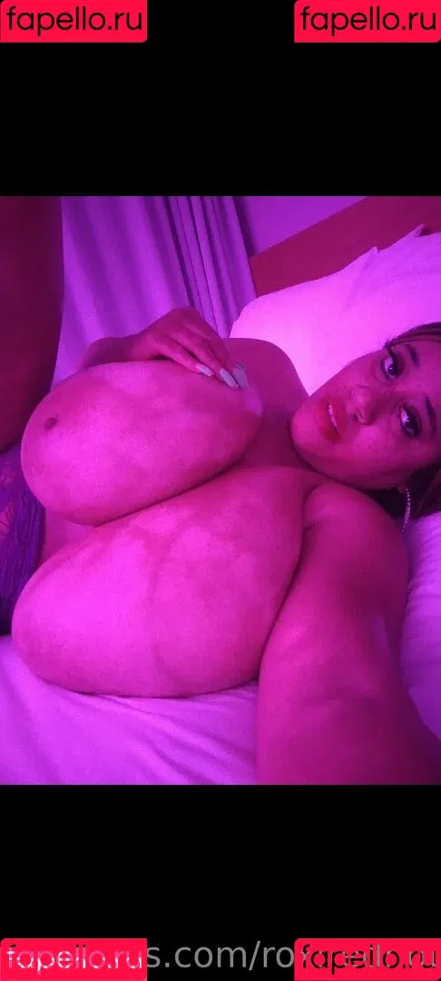 roxiredhott Onlyfans Photo Gallery 