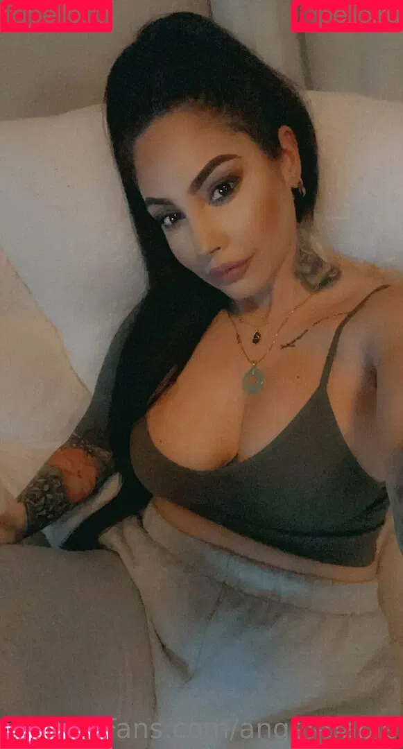 angel-babie Onlyfans Photo Gallery 