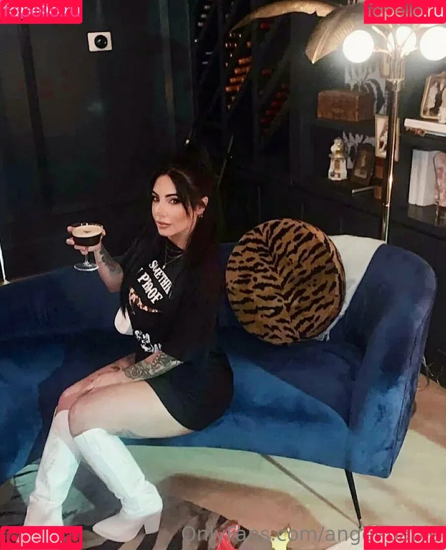 angel-babie Onlyfans Photo Gallery 