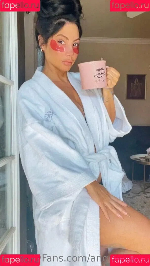 angel-babie Onlyfans Photo Gallery 