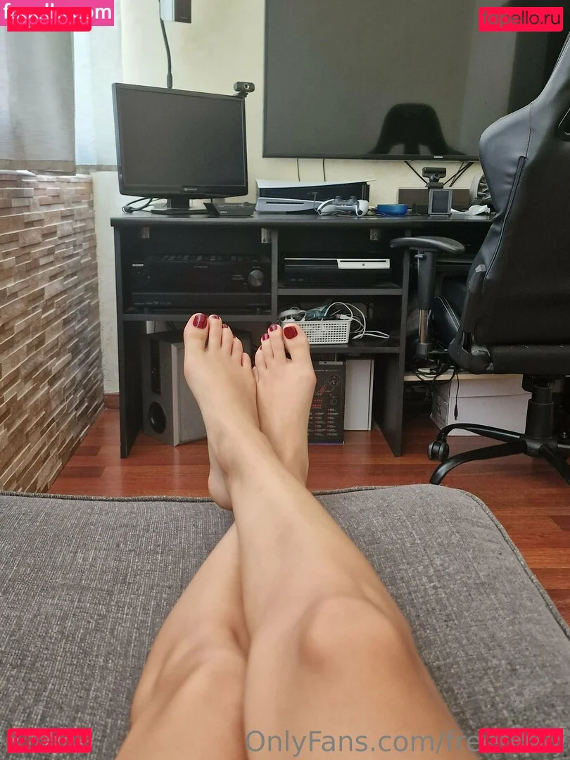 freenirvy Onlyfans Photo Gallery 