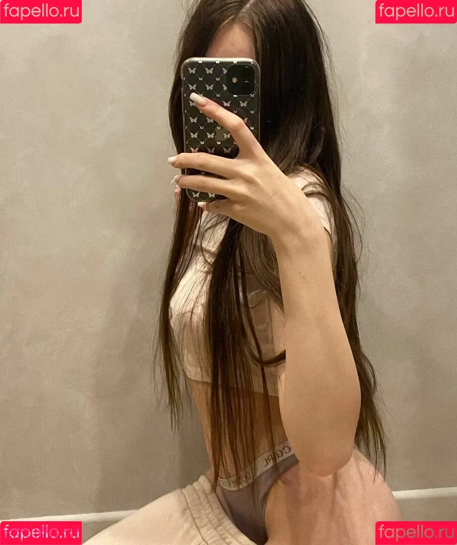 whylollycry Onlyfans Photo Gallery 
