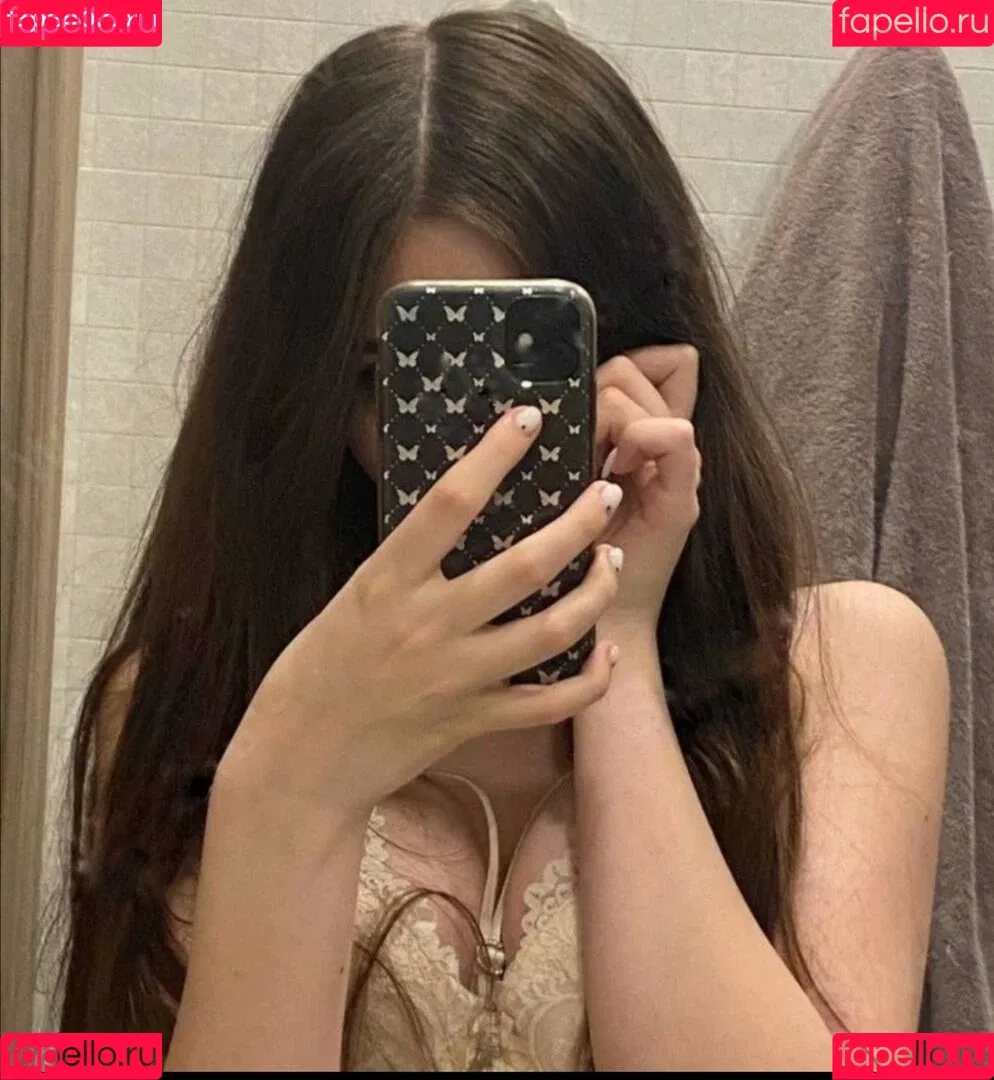 whylollycry Onlyfans Photo Gallery 