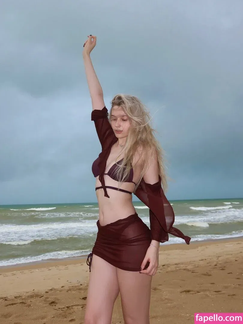 whylollycry Onlyfans Photo Gallery 