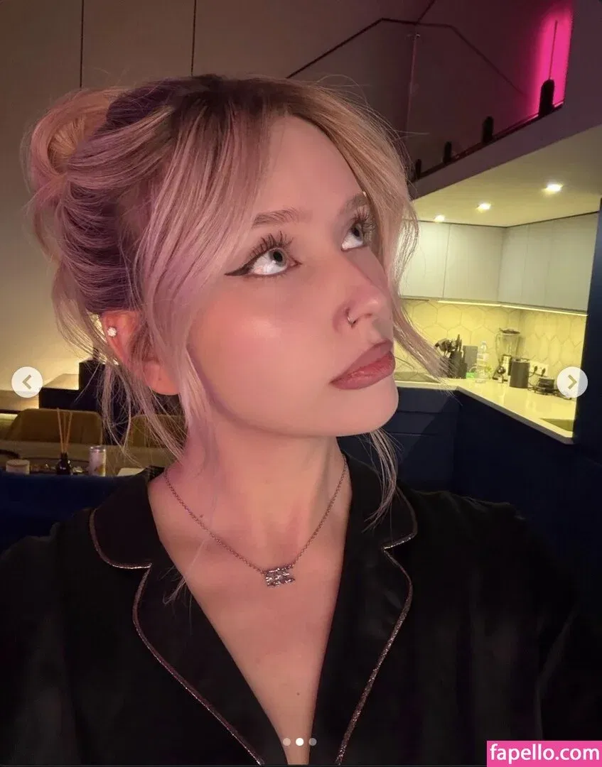 whylollycry Onlyfans Photo Gallery 