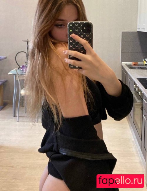 whylollycry Onlyfans Photo Gallery 