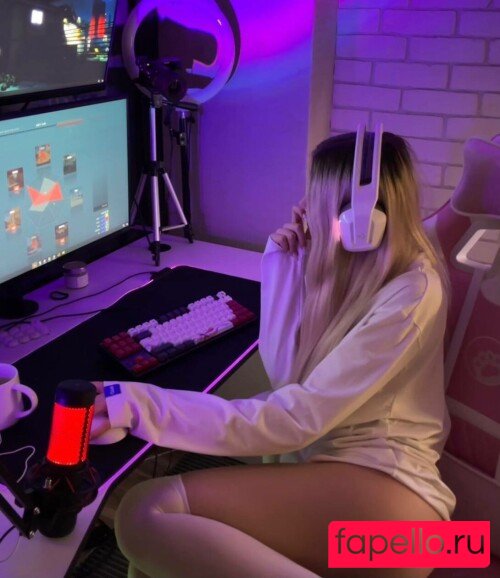 whylollycry Onlyfans Photo Gallery 