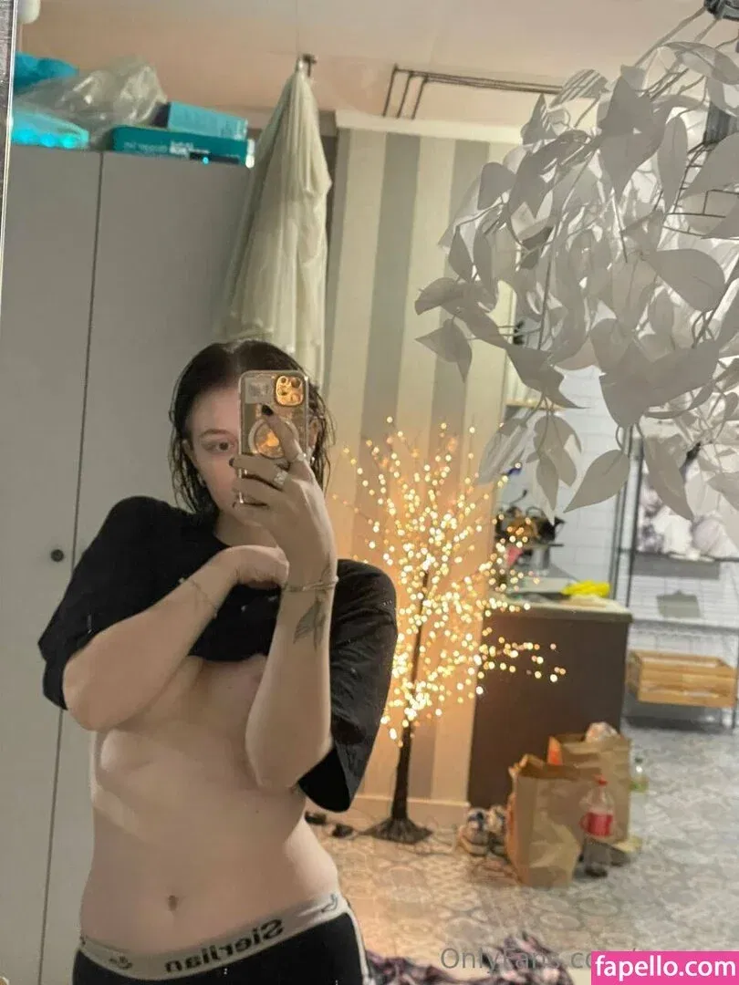 ynayrp Onlyfans Photo Gallery 