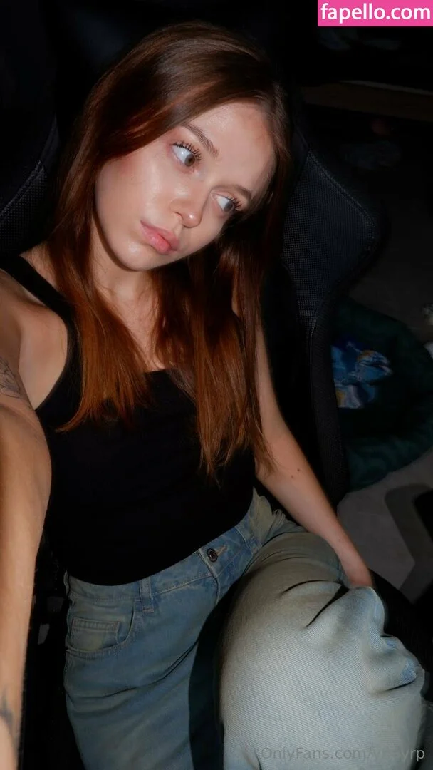 ynayrp Onlyfans Photo Gallery 