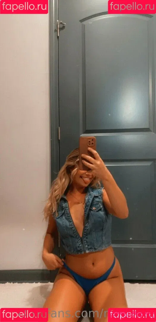 maeblue Onlyfans Photo Gallery 