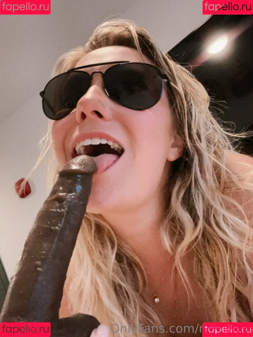 maeblue Onlyfans Photo Gallery 