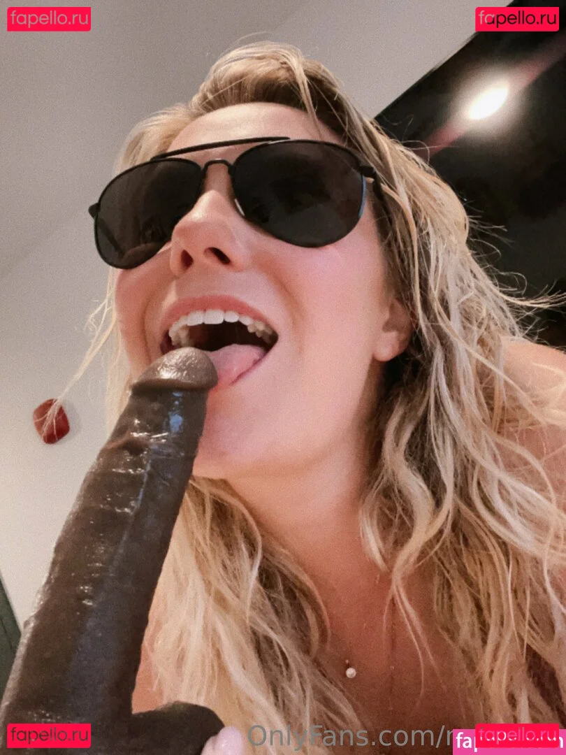 maeblue Onlyfans Photo Gallery 