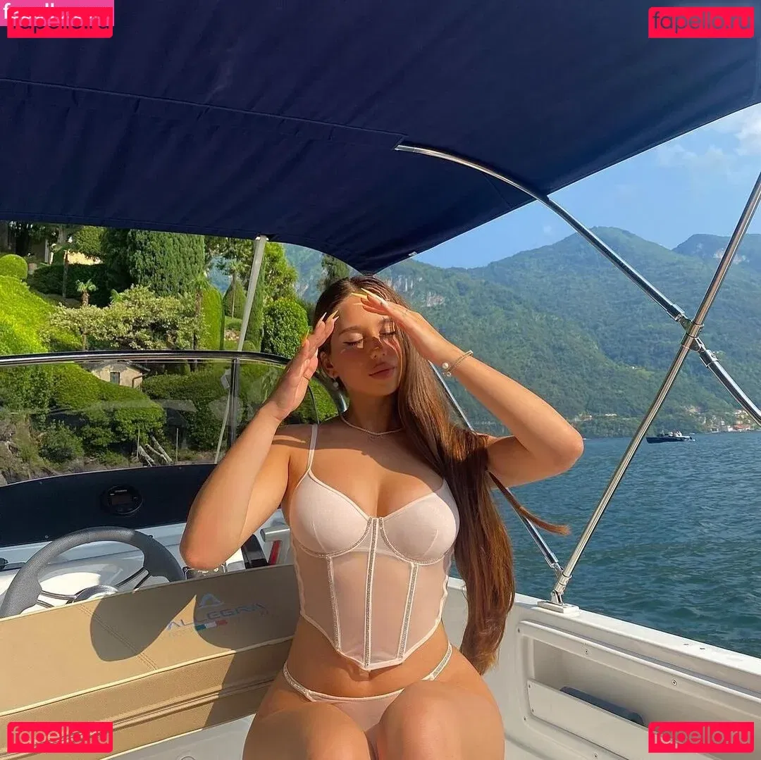 daria.nkaaaa Onlyfans Photo Gallery 