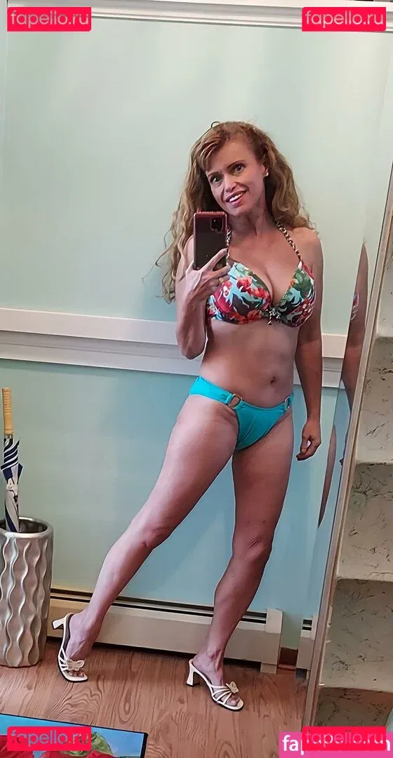 LanaRN Onlyfans Photo Gallery 