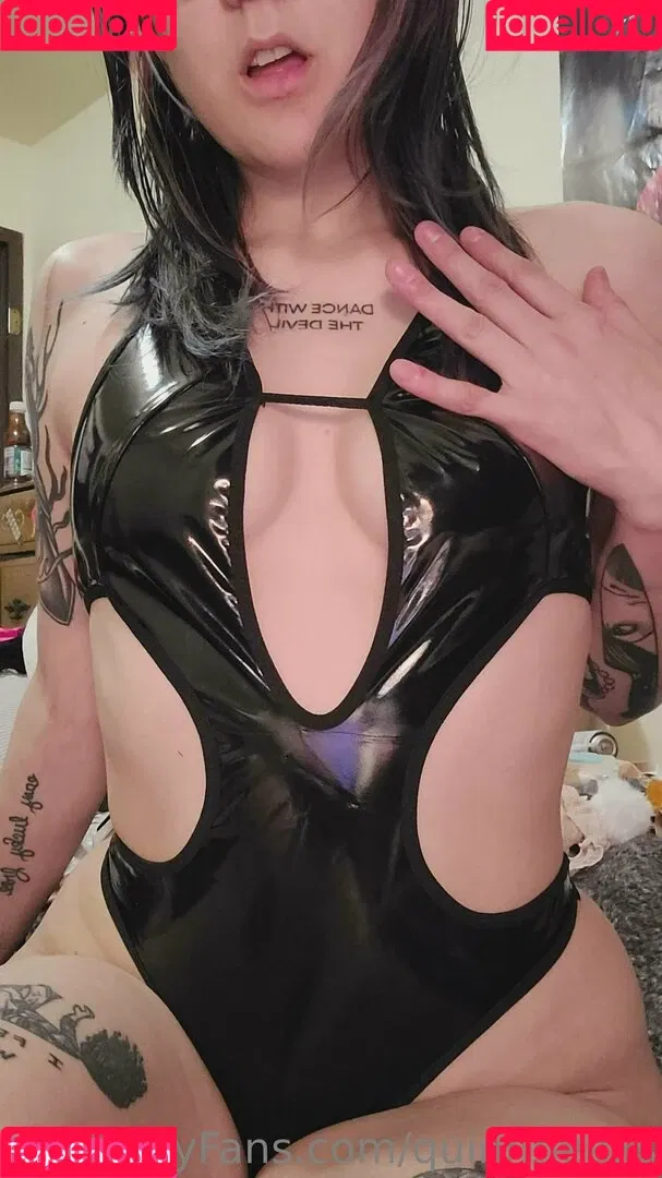 quinnpeaks Onlyfans Photo Gallery 