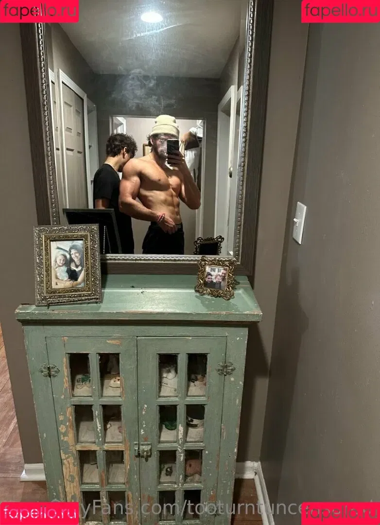 tooturntuncensored Onlyfans Photo Gallery 
