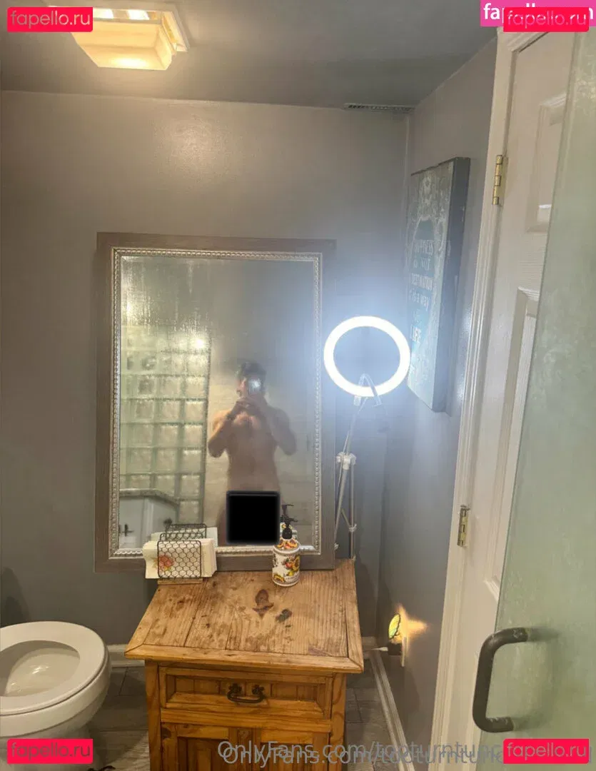 tooturntuncensored Onlyfans Photo Gallery 