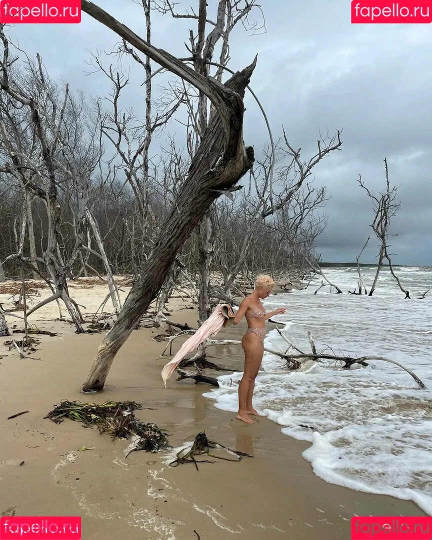 Bruna Linzmeyer Onlyfans Photo Gallery 