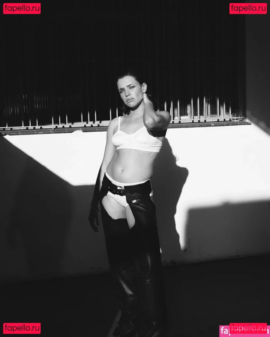 Bruna Linzmeyer Onlyfans Photo Gallery 