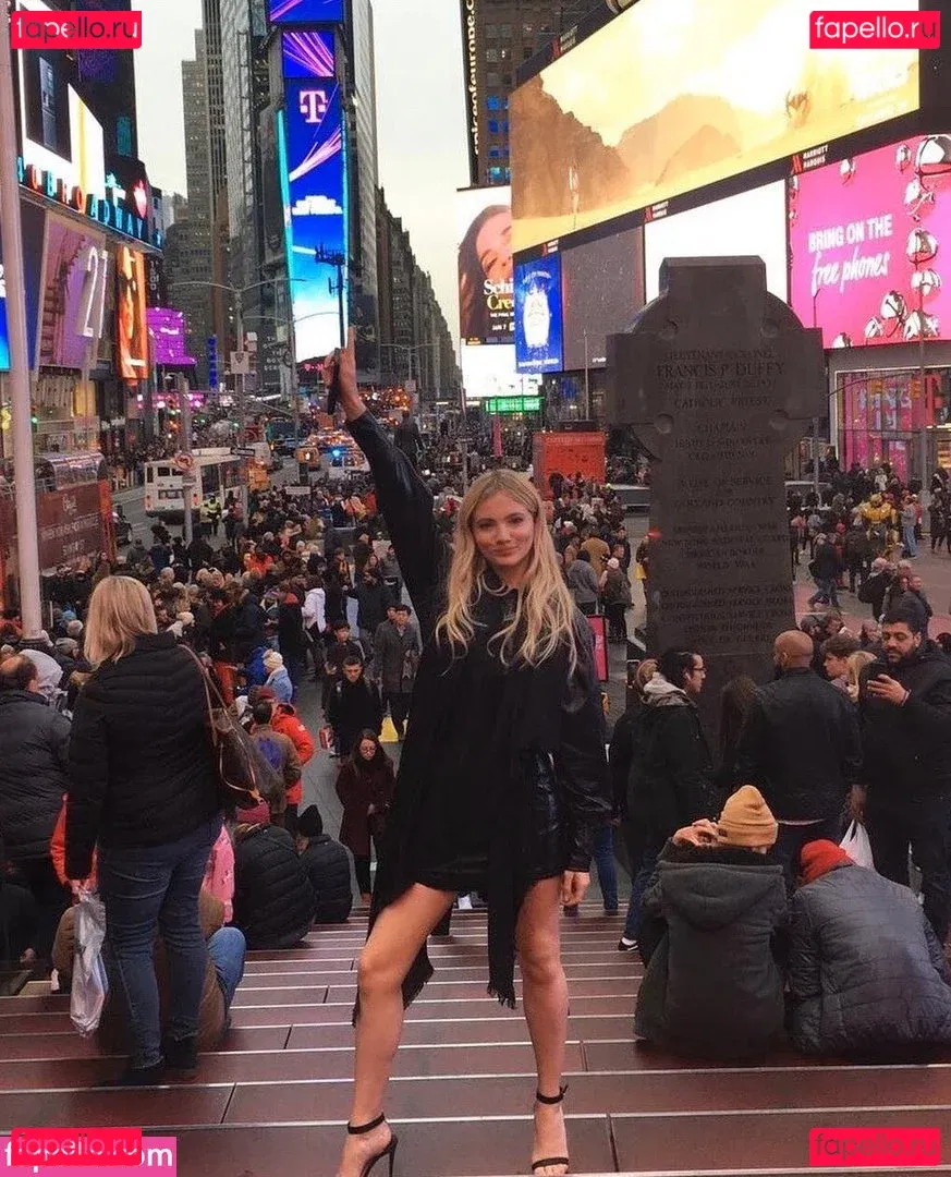 Freya A Onlyfans Photo Gallery 