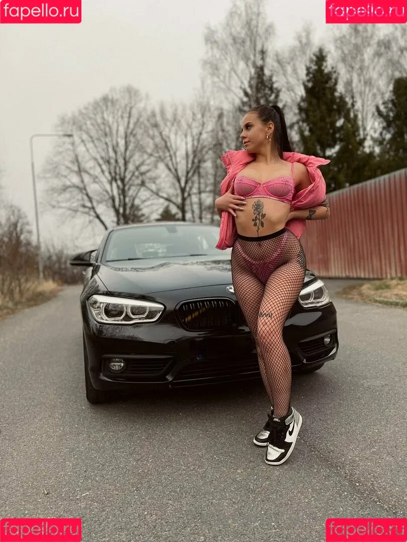 petulkaa Onlyfans Photo Gallery 