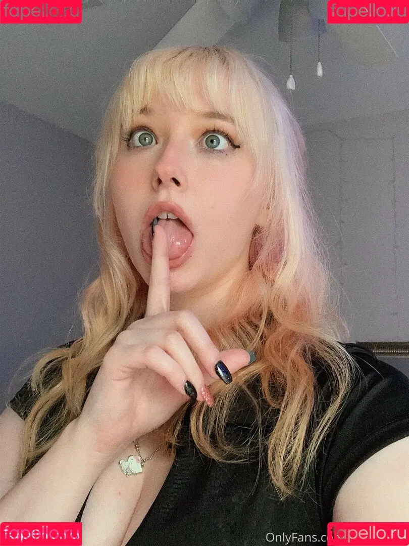 Madiwaifu Onlyfans Photo Gallery 