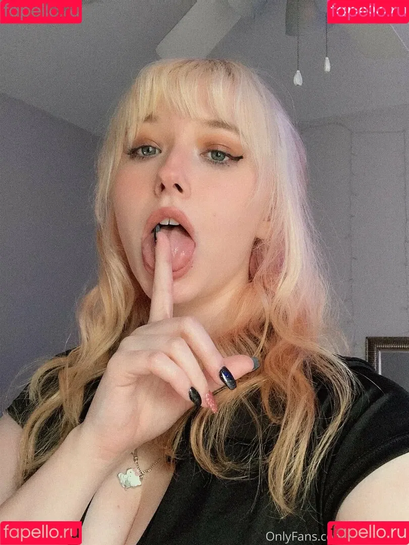 Madiwaifu Onlyfans Photo Gallery 