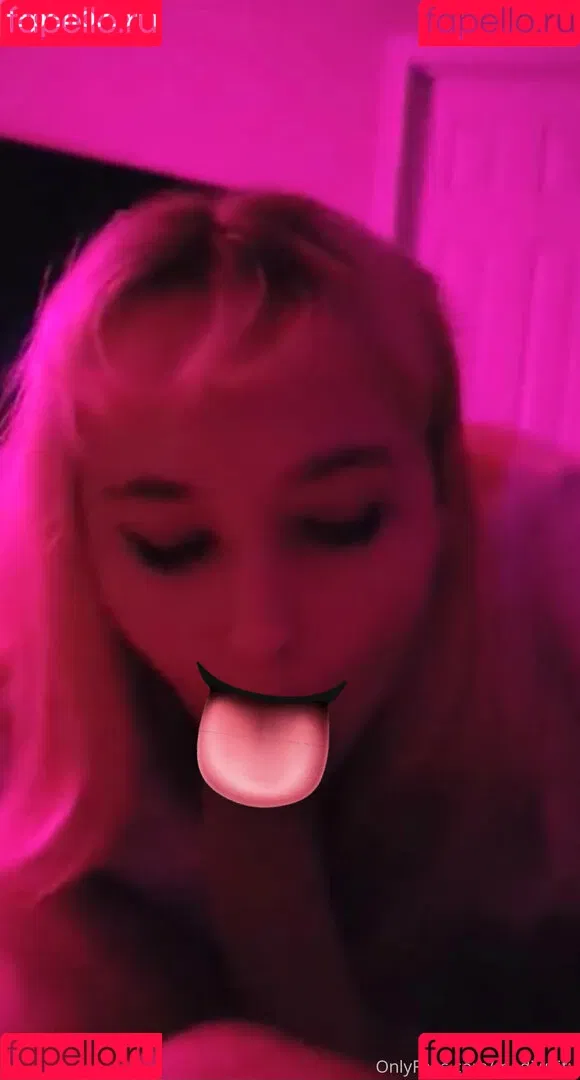 Madiwaifu Onlyfans Photo Gallery 
