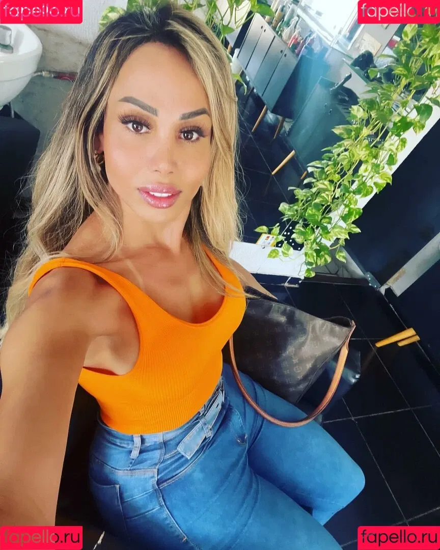 Agatha Ferraz Onlyfans Photo Gallery 