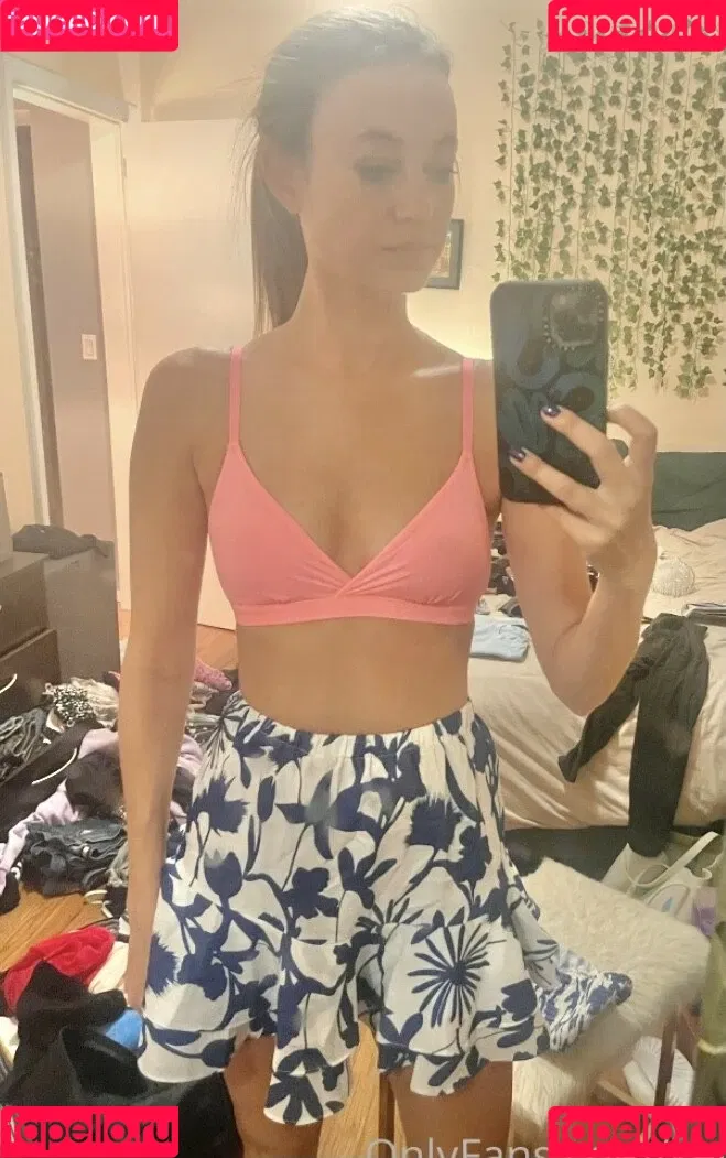 WomenBarstool Onlyfans Photo Gallery 