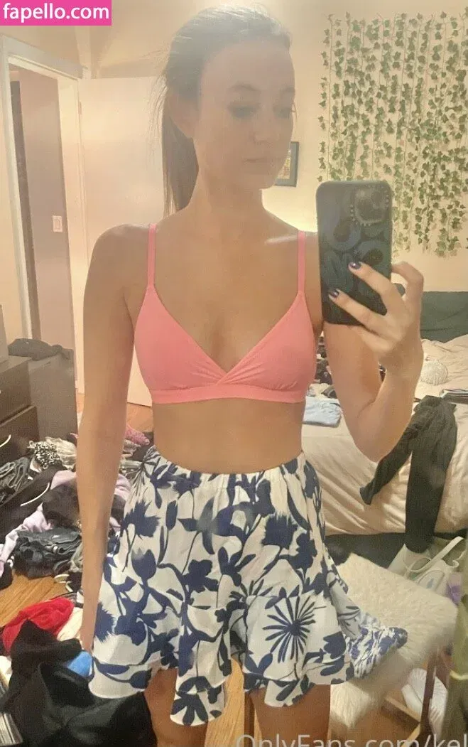 WomenBarstool Onlyfans Photo Gallery 