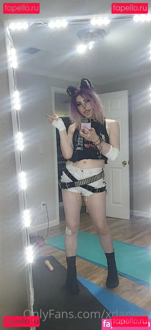 xdannix Onlyfans Photo Gallery 