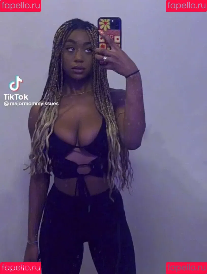 Majormommyissues Onlyfans Photo Gallery 