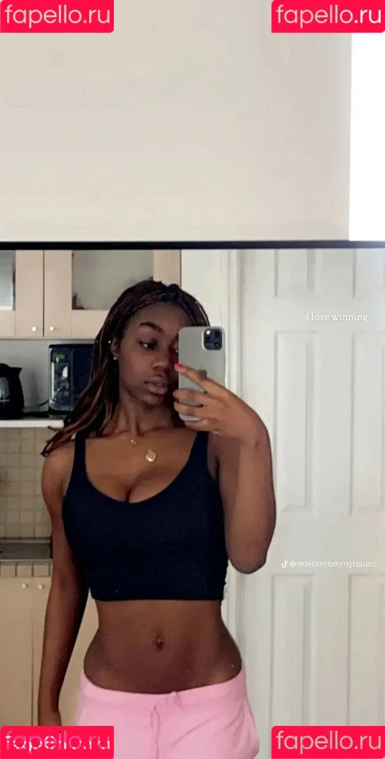 Majormommyissues Onlyfans Photo Gallery 