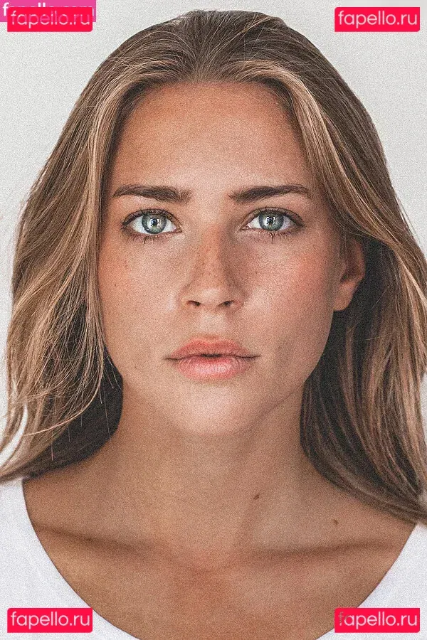 Jeanne Goursaud Onlyfans Photo Gallery 