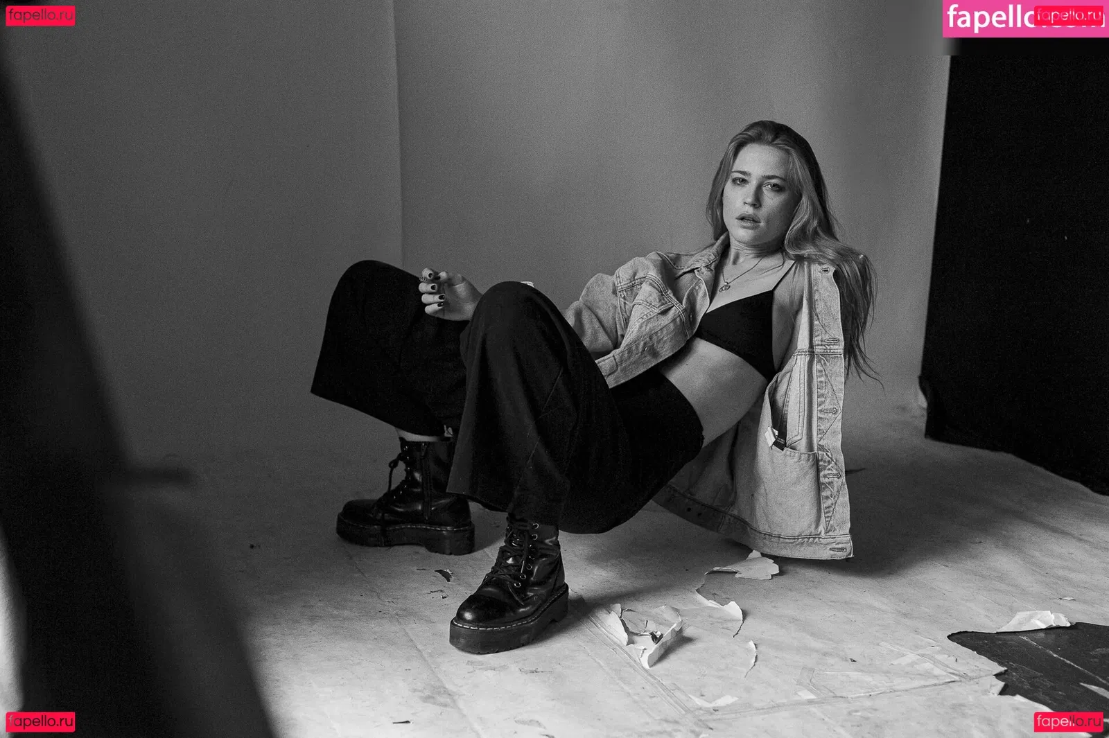 Jeanne Goursaud Onlyfans Photo Gallery 