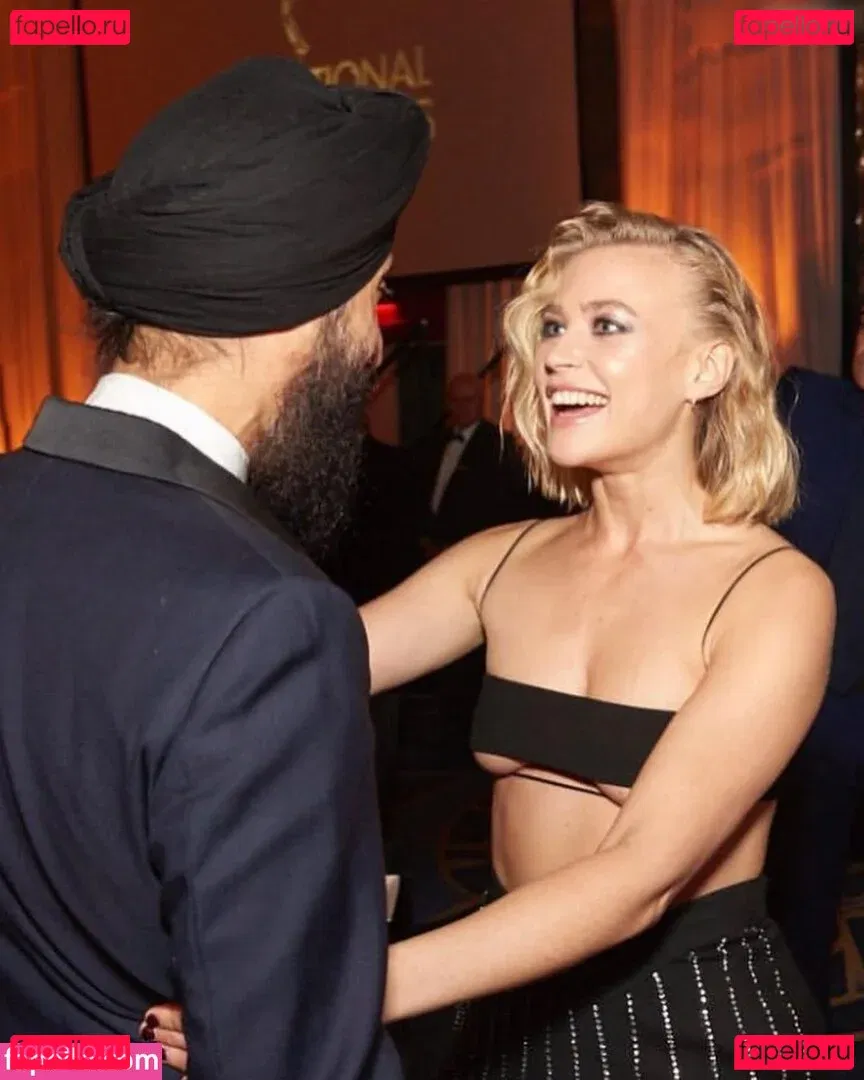 Jeanne Goursaud Onlyfans Photo Gallery 