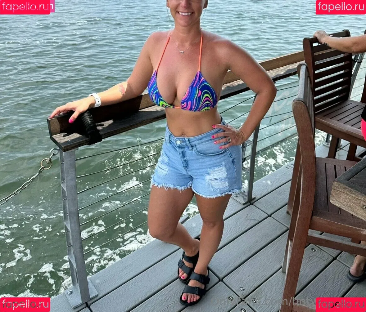 Hotwife_ellie Onlyfans Photo Gallery 