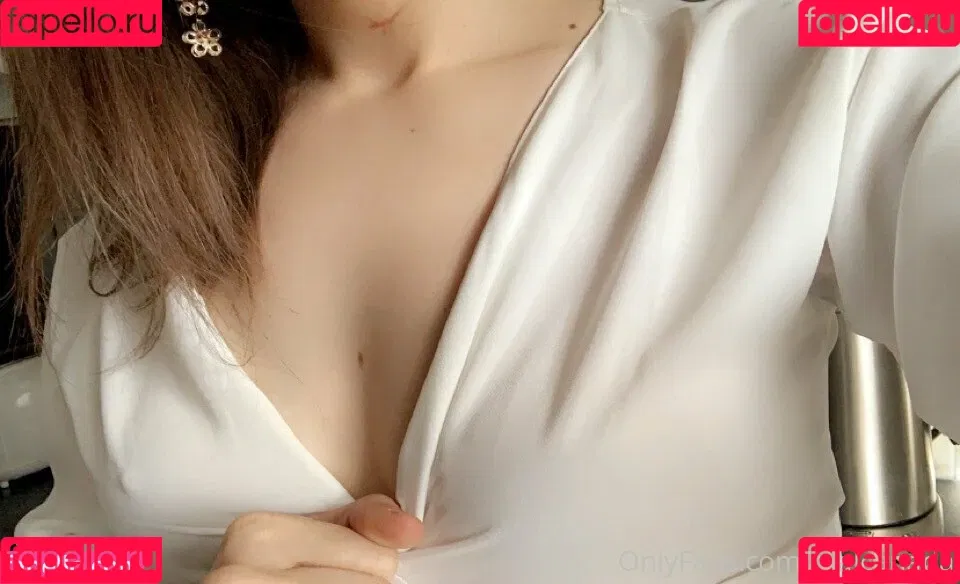 realcanadaali Onlyfans Photo Gallery 