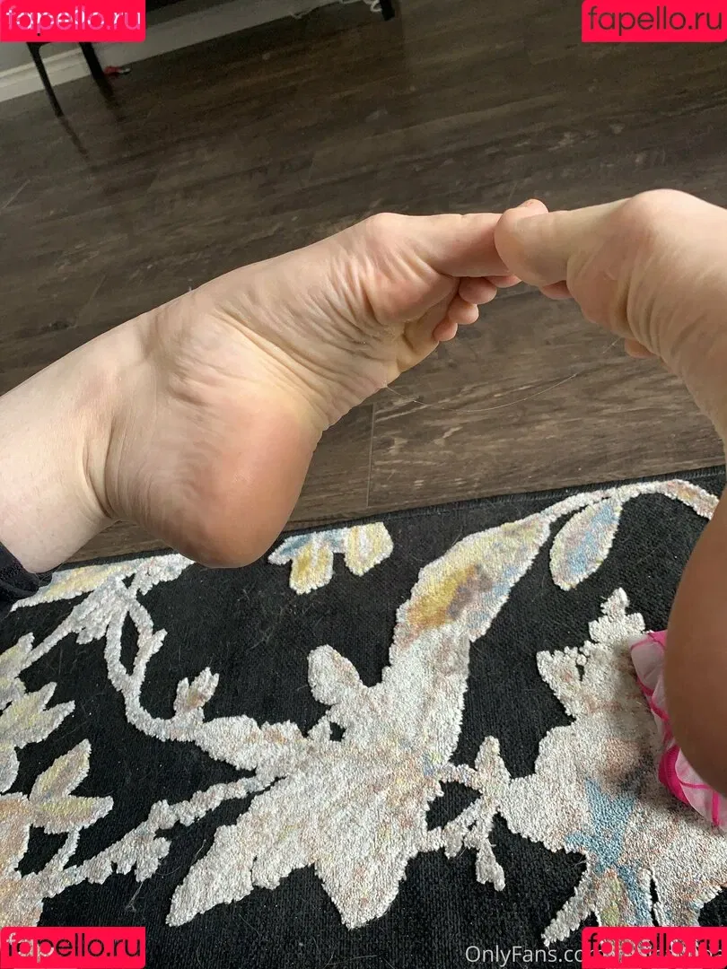 realcanadaali Onlyfans Photo Gallery 