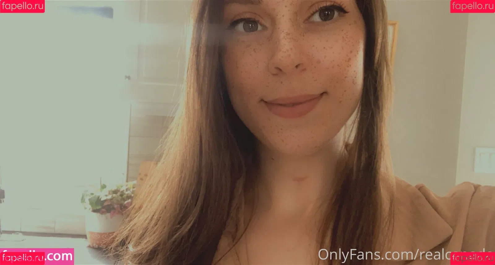 realcanadaali Onlyfans Photo Gallery 