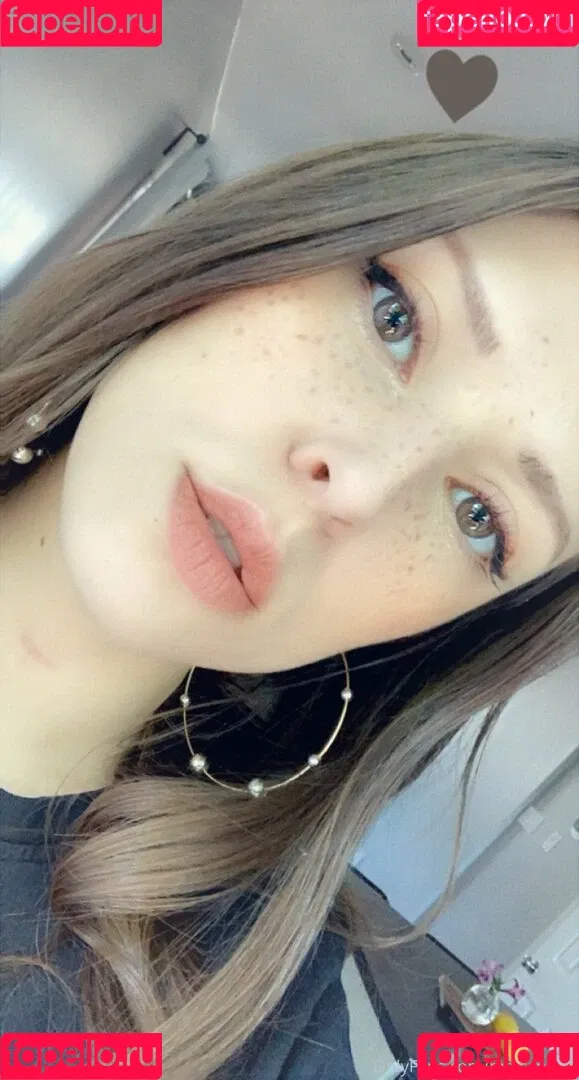 realcanadaali Onlyfans Photo Gallery 