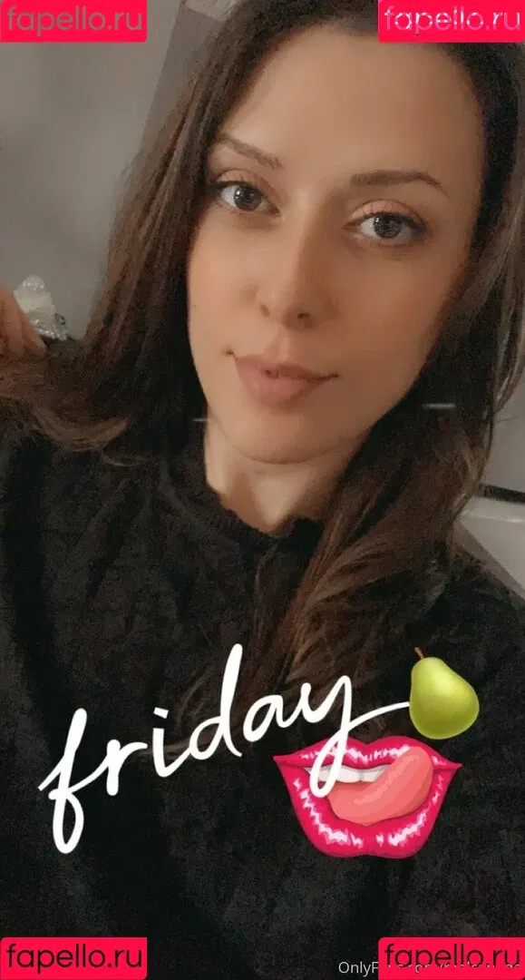 realcanadaali Onlyfans Photo Gallery 