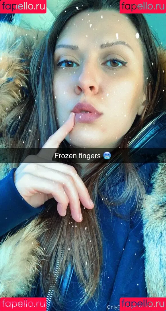 realcanadaali Onlyfans Photo Gallery 