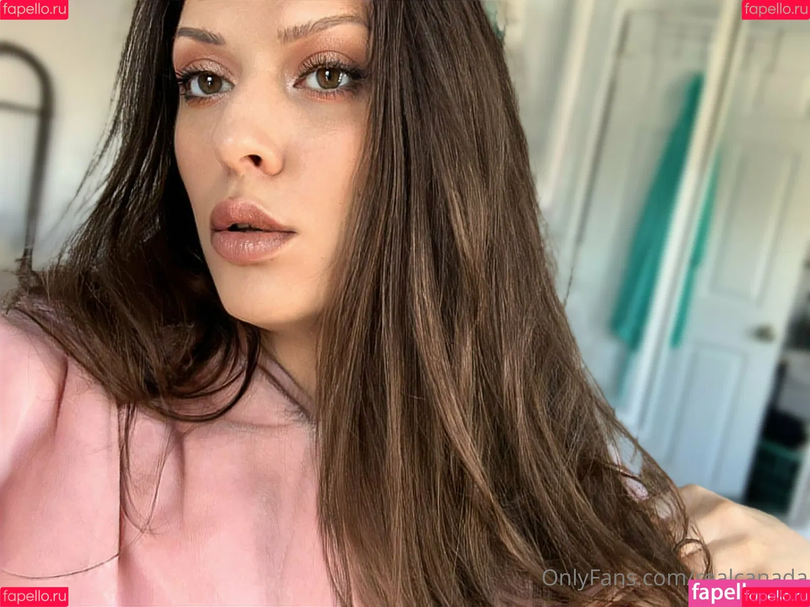 realcanadaali Onlyfans Photo Gallery 