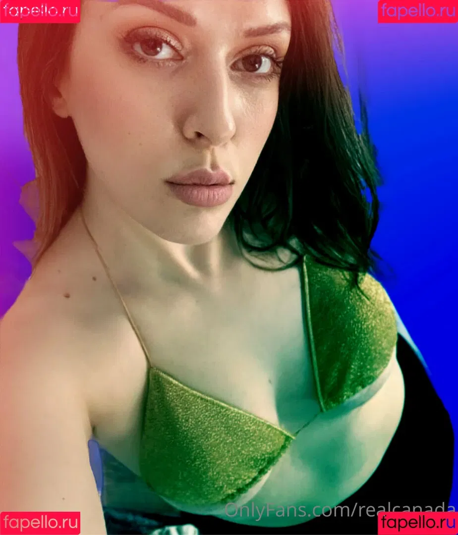 realcanadaali Onlyfans Photo Gallery 