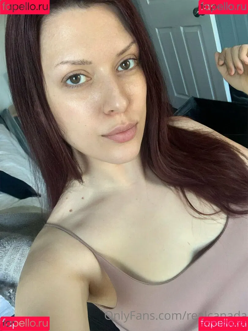 realcanadaali Onlyfans Photo Gallery 