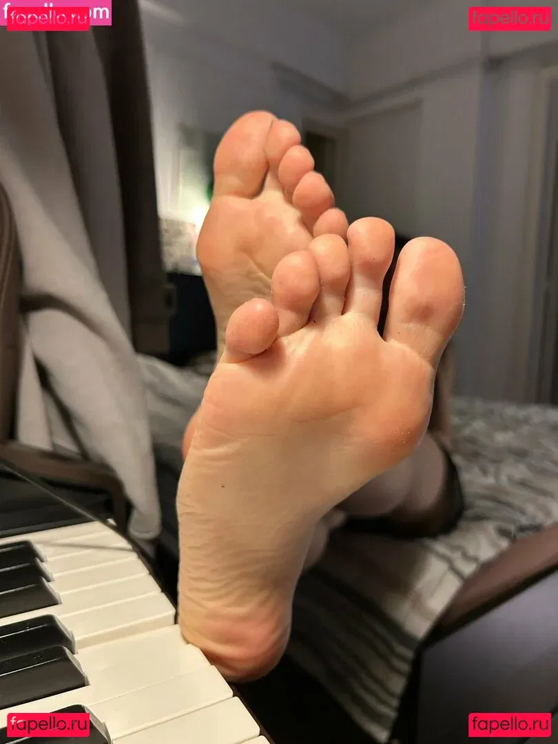 aimeefeetxx Onlyfans Photo Gallery 